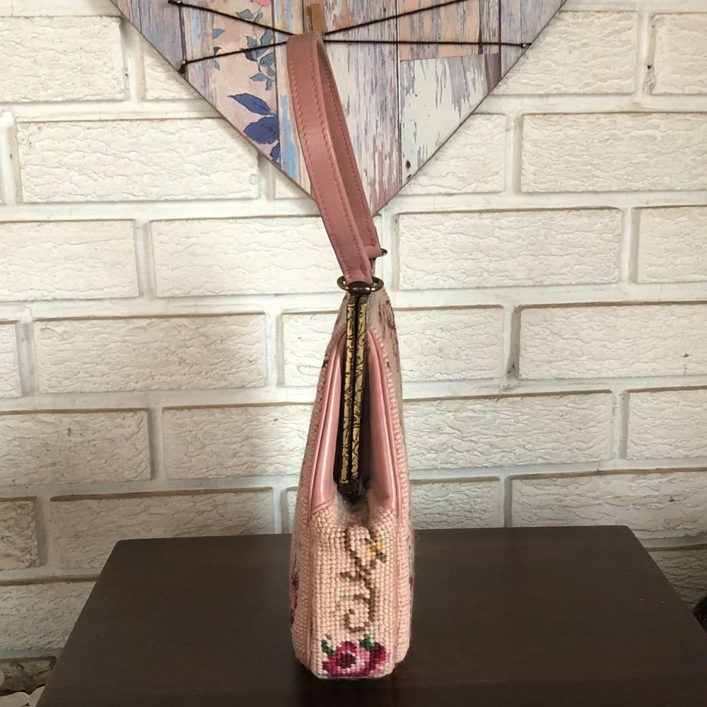 Spectacular 1950s dusty rose floral needlepoint handbag - Picture 6 of 11